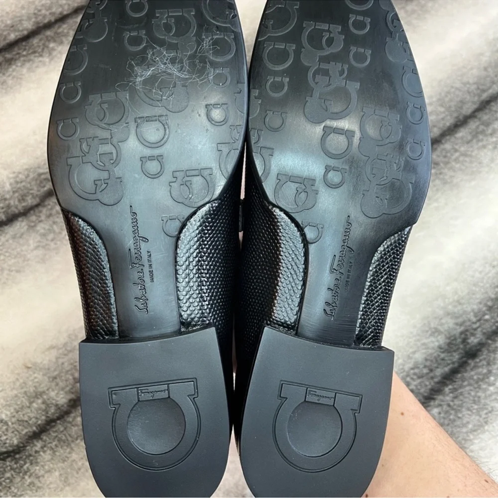 Salvatore Ferragamo Raion Black Leather Gancini Logo Loafers